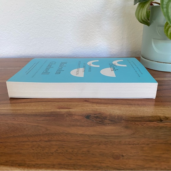 Blink by Malcom Gladwell, Paperback - Picture 6 of 7